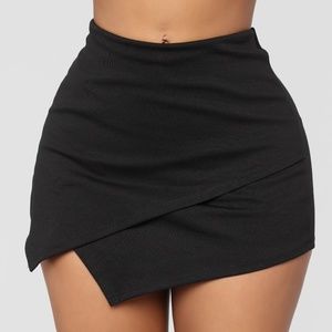 Fashion Nova Black Skort